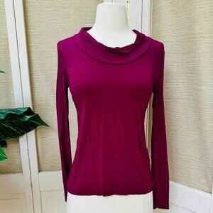 Banana Republic Long Sleeved Top Twisted Neckline Magenta Burgandy Purple SP
